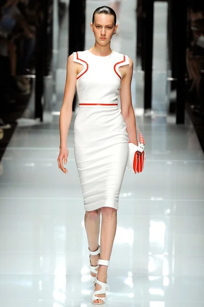 Look 7